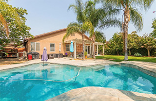 36797 Maxmillian-Ave_320